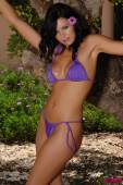 Sarah-Longbottom-Purple-Bikini-In-The-Garden-36vkbd8sge.jpg