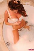 Chloe-Goodman-Wet-And-Soapy-In-The-Bath-v6vlcaji25.jpg