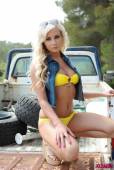 Beckiie Hague Stripping From Bikini And Denim By The Truck 26vq635xf2