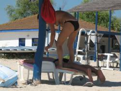 TWO ROMANIAN BEACH GIRLS HIDDEN CAMl6vwa1xpoi.jpg