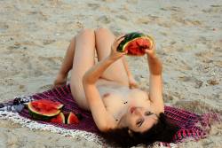 Melissa-Maz-Loving-The-Beach-120-pictures-6016px-v6witkbkh1.jpg