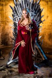  Rebecca More Ella Hughes Queen Of Thrones - 877x w6wjg4cnw2