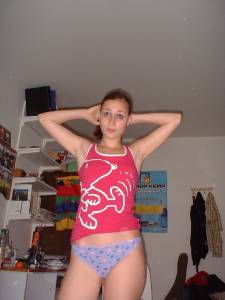Amateur Girl In And Out Of Her Clothes-n6wvlqehff.jpg