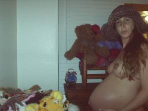 Pregnant girl , anno 2005 x29n6xf8ltobl.jpg
