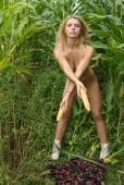 Farm Girl with Yelena s6xftx45m2