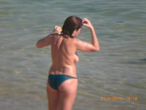 Big-Tit-Matures-Topless-On-Beach-l6x522rzpr.jpg
