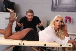 Nicolette Shea Massaged On The Job - 2500px - 325X o6x9g89uks