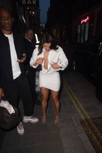 Vanessa White â€“ wardrobe malfunction at Covent Garden in London (Nipslip) (NSFq6x8kbe2dz.jpg