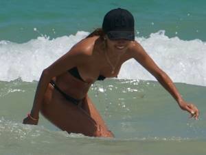 Patricia Contreras â€“ Bikini Malfunction Candids at the Beach in Miami (NSFW)46xoqwfapr.jpg