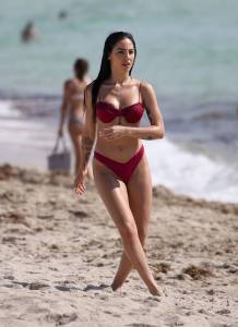 Giulia-De-Lellis-%C3%A2%E2%82%AC%E2%80%9C-Topless-Bikini-Photoshoot-on-the-Beach-in-Miami-l6xvfkusct.jpg