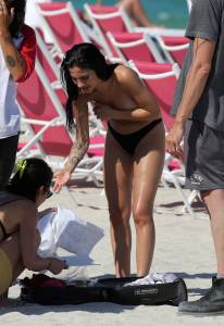 Giulia De Lellis â€“ Topless Bikini Photoshoot on the Beach in Miamir6xvfkd463.jpg
