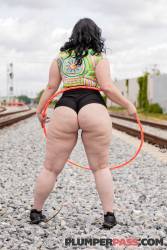 Virgo Peridot Hula Hooping Hunny (818 photos)-57ai75fm1s.jpg