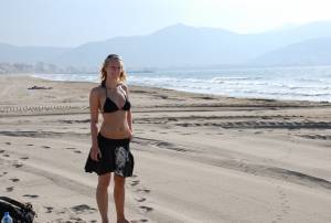 Blonde chick on vacation x59-f7a223c5ke.jpg