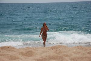 Blonde chick on vacation x59-q7a2231b2w.jpg