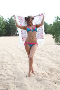 Melena-XXX-Beach-o7a76ofamo.jpg