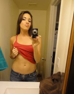 Brunette-selfshot-x39-x7a990w5g5.jpg