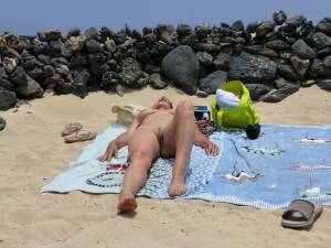 Corralejo-nudist-beach-x12-u7aqe984ll.jpg
