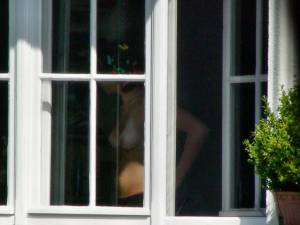 Spying girl next door g7atudtoil