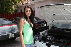 Vivian Versace Chick With Car Troubles Fucks To Get It Fixed - 344x v7avpiqxb7