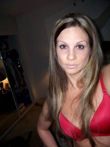 Sexy-MILF-Shows-Her-Pretty-Pussy-%5Bx10%5D-p7bad0jbqn.jpg