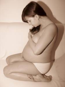 Pregnant-Renata-x91-c7bh9cszde.jpg