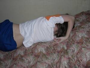 Russian teen posing and playing x62-67bi9dvd2a.jpg