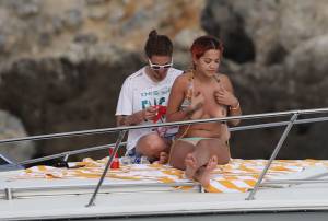 Rita Ora Topless On A Yacht In Tuscany m7b4h21hbb