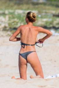 Kelly Rohrbach Topless On The Beach In Hawaii-c7b42v02ga.jpg