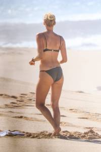 Kelly Rohrbach Topless On The Beach In Hawaii-w7b42vg2w7.jpg