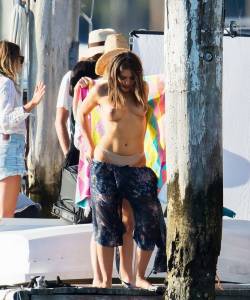 Olympia Valance Topless Candids While Changing For A Photo Shootv7b47msia1.jpg