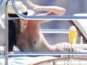 Sara Sampaio Topless Sunbathing On A Yacht In Franceb7b47nfcwp.jpg