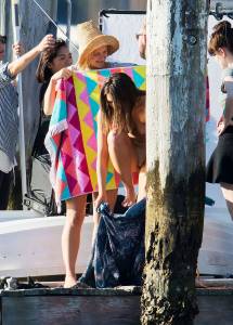 Olympia Valance Topless Candids While Changing For A Photo Shoot17b47mlp2j.jpg