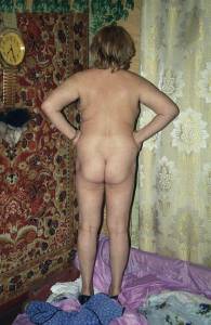 Russian-Grandmother-Posing-Naked-At-Home-x104-l7b5j7wufx.jpg