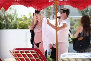 Lara Stone Topless While On A Photo Shoot In Miami-p7b75gl2w3.jpg