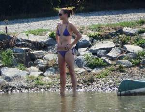 Voyeur-Purple-Bikini-Girl-Spy-y7b8qs3izk.jpg