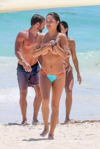 Arianny-Celeste-Topless-On-The-Beach-In-Mexico-u7b79dwrk6.jpg