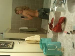 Amateur Blonde Self Pics x38 e7bke1hnc0