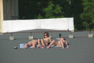 My Neigbours Naked On The Roof[Last Years]-y7bn31s4z4.jpg