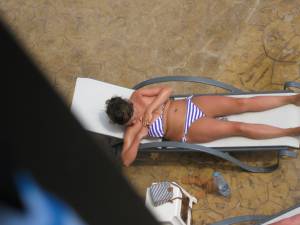 Bikini-Spy-From-My-Hotel-Window-x12-37bnlla6id.jpg