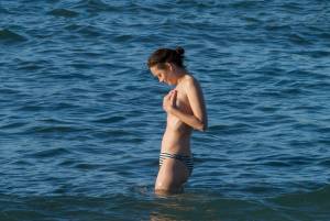 Marion Cotillard Topless On The Island Of Fuerteventurac7bntg7y6h.jpg