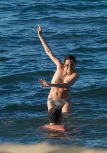 Marion Cotillard Topless On The Island Of Fuerteventuram7bntgcr7q.jpg
