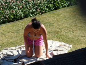 Neighbour-Spy-Topless-%2836-foto%29-d7bn3166l6.jpg