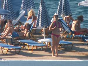 Beach-Voyeur-Spy-Crete-Greece-67bnneg6hu.jpg
