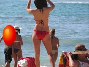 Spying-girl-on-beach-voyeur-candid-x97-q7bokl15l6.jpg