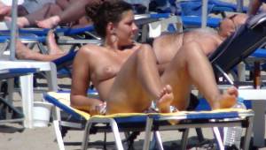 Beach Voyeur Topless Brunette [x16] i7bo6n0yio