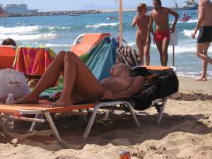 Beach vacation at Crete Greecee7bo6oicvr.jpg