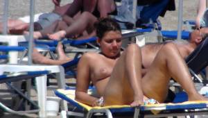 Beach-Voyeur-Topless-Brunette-%5Bx16%5D-q7bo6nf3gd.jpg