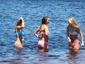 Group-of-Sexy-Teens-at-the-Beach-q7bos3ktca.jpg