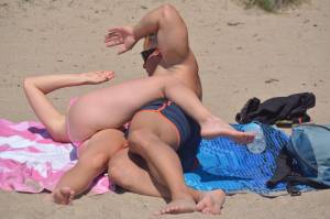 Horny couple on the beach-f7bovk8wch.jpg