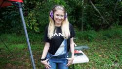 Taylor-Blake-Shoots-Guns-And-Gets-Fucked-At-A-Public-Gun-Range-2600px-72X-g7bsh75d7b.jpg